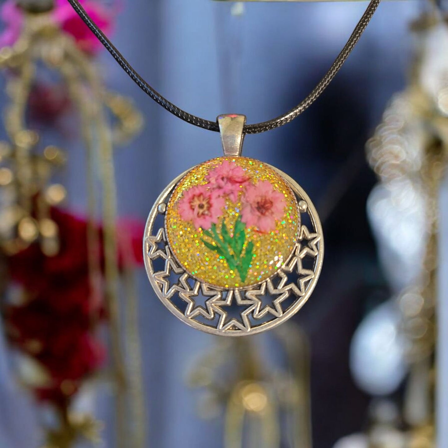 Real Flowers set in cute star Pendant