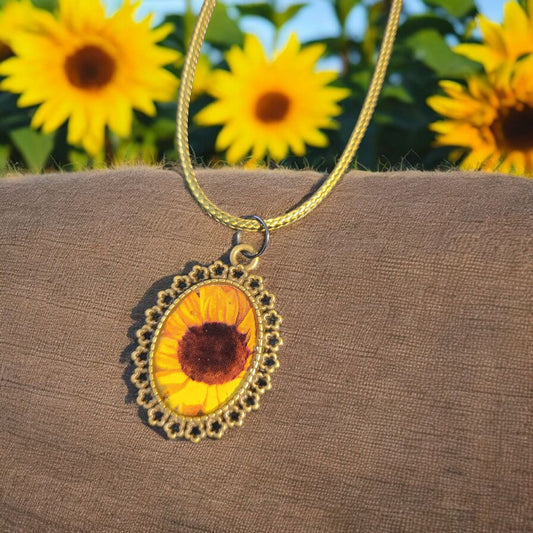 Cute Sunflower Pendant with Vintage Feel