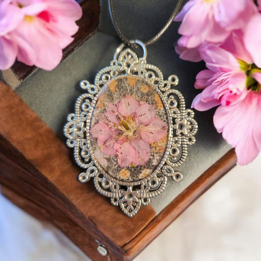 Vintage style Real Flowers Pendant set in Resin